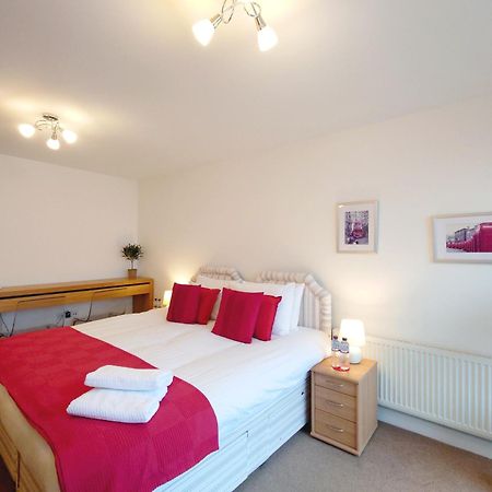 London Excel Stays - Three Bed Serviced Apartment Екстериор снимка