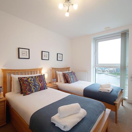 London Excel Stays - Three Bed Serviced Apartment Екстериор снимка