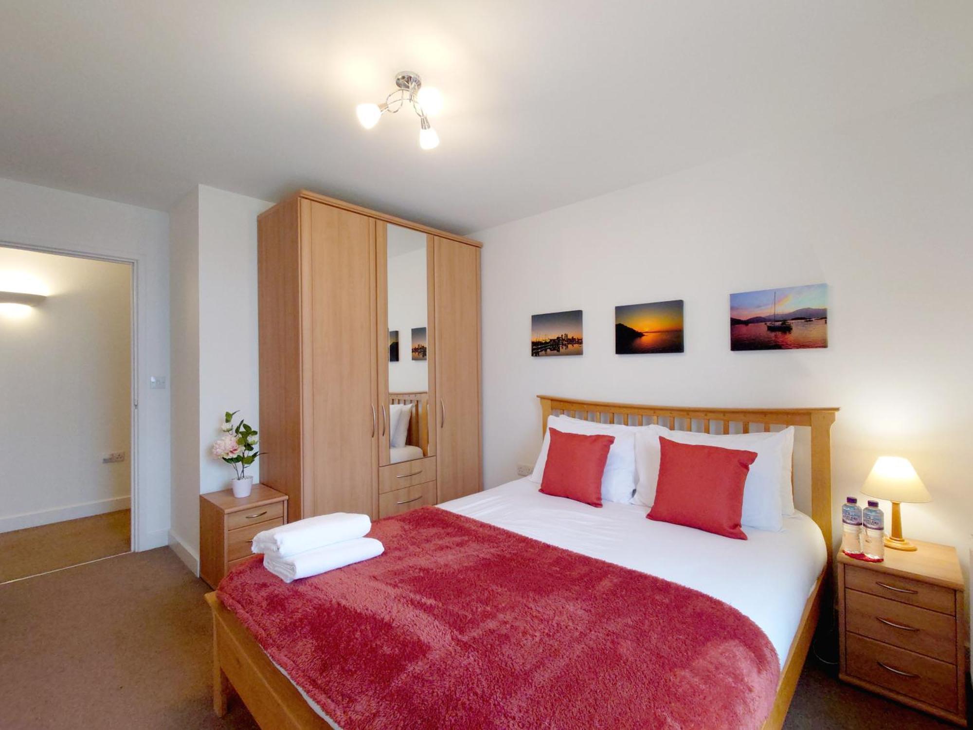 London Excel Stays - Three Bed Serviced Apartment Екстериор снимка