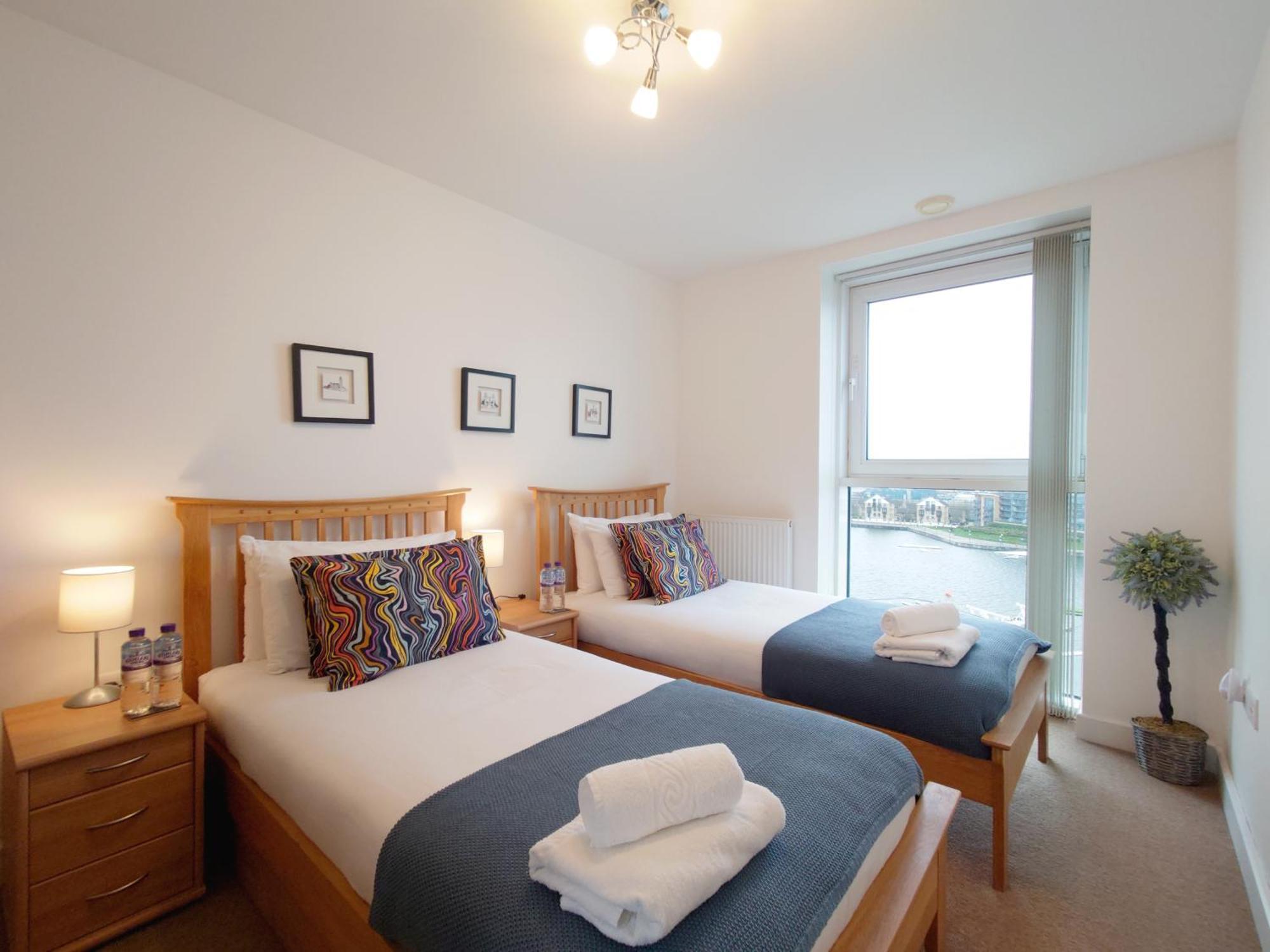 London Excel Stays - Three Bed Serviced Apartment Екстериор снимка