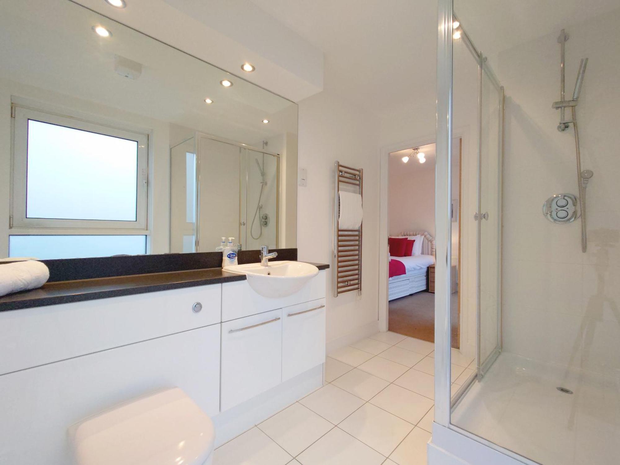 London Excel Stays - Three Bed Serviced Apartment Екстериор снимка