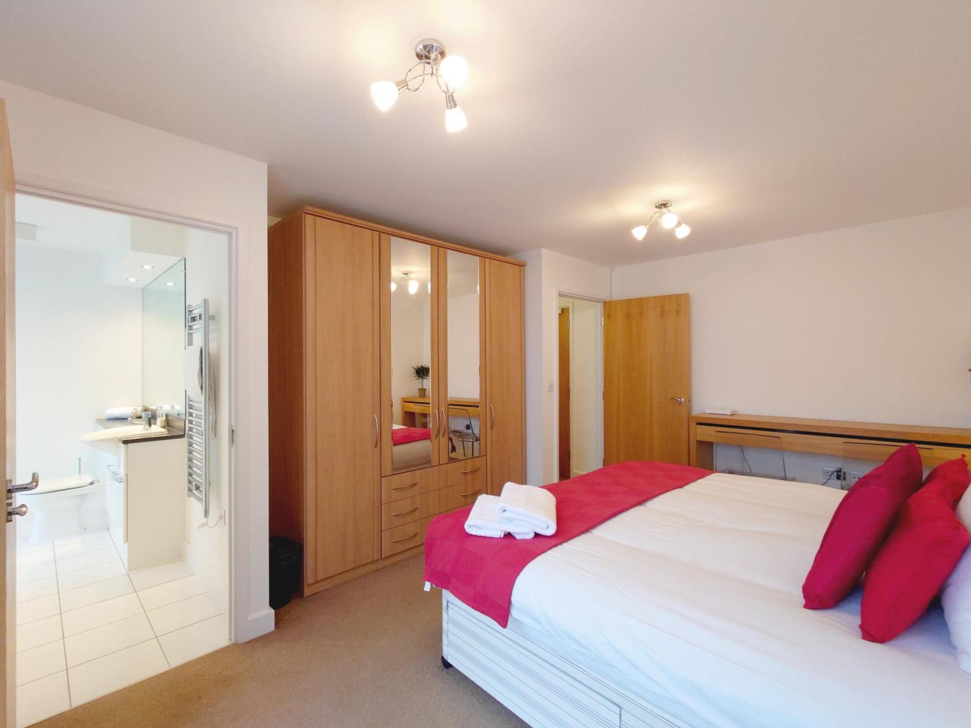 London Excel Stays - Three Bed Serviced Apartment Екстериор снимка
