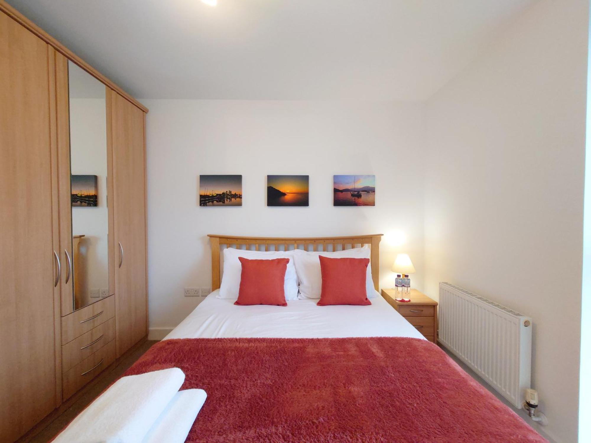 London Excel Stays - Three Bed Serviced Apartment Екстериор снимка