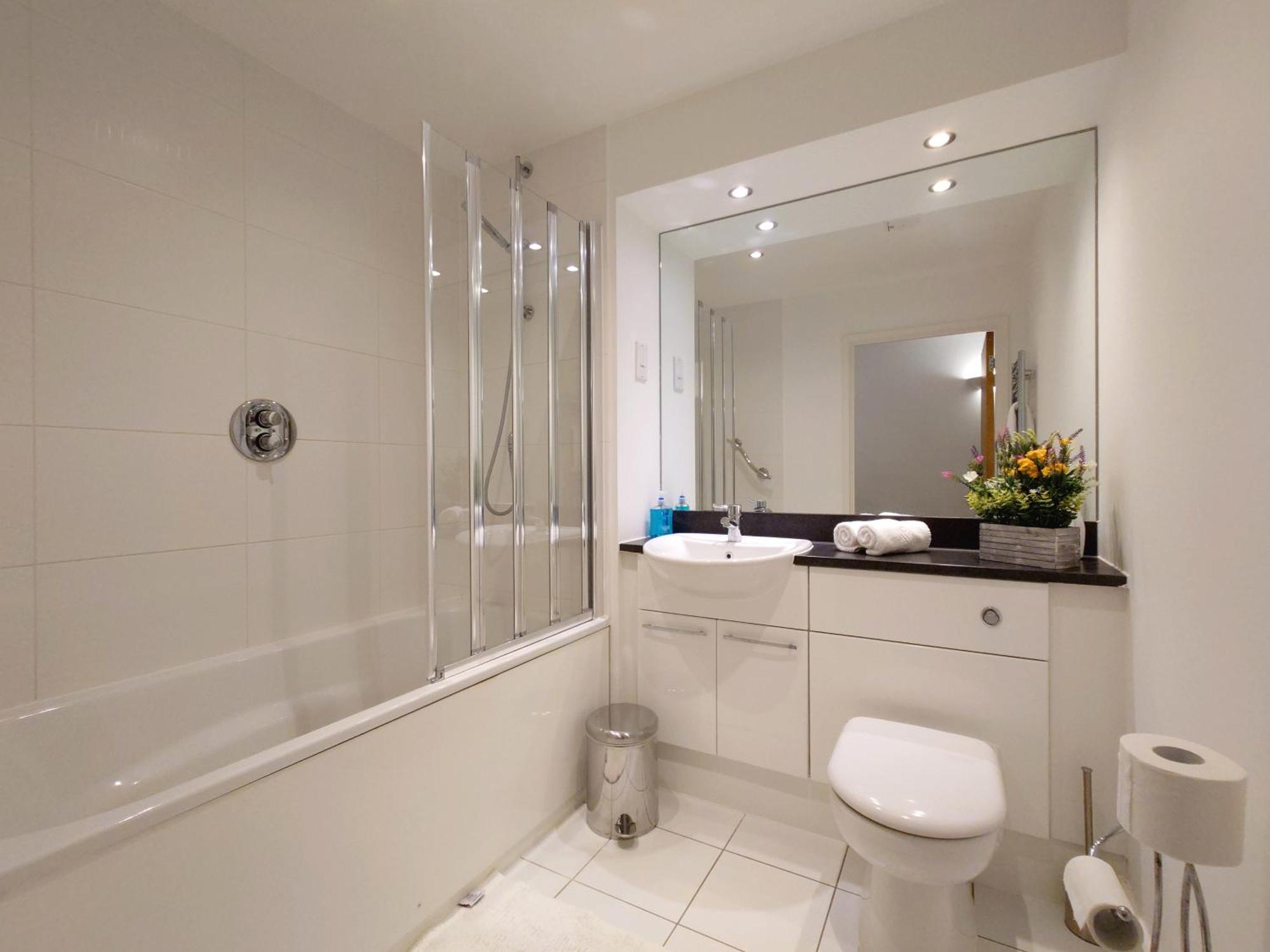 London Excel Stays - Three Bed Serviced Apartment Екстериор снимка