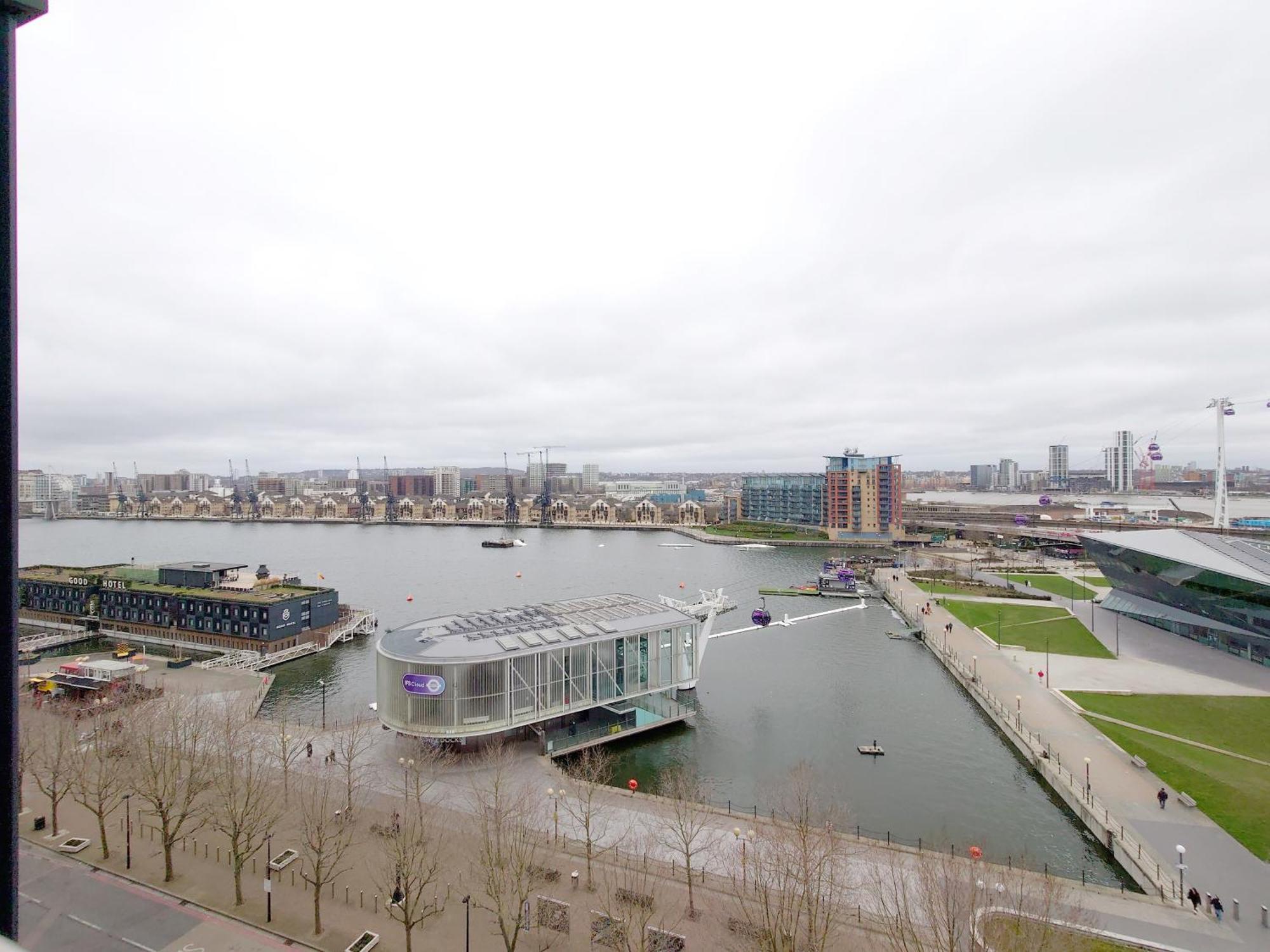 London Excel Stays - Three Bed Serviced Apartment Екстериор снимка