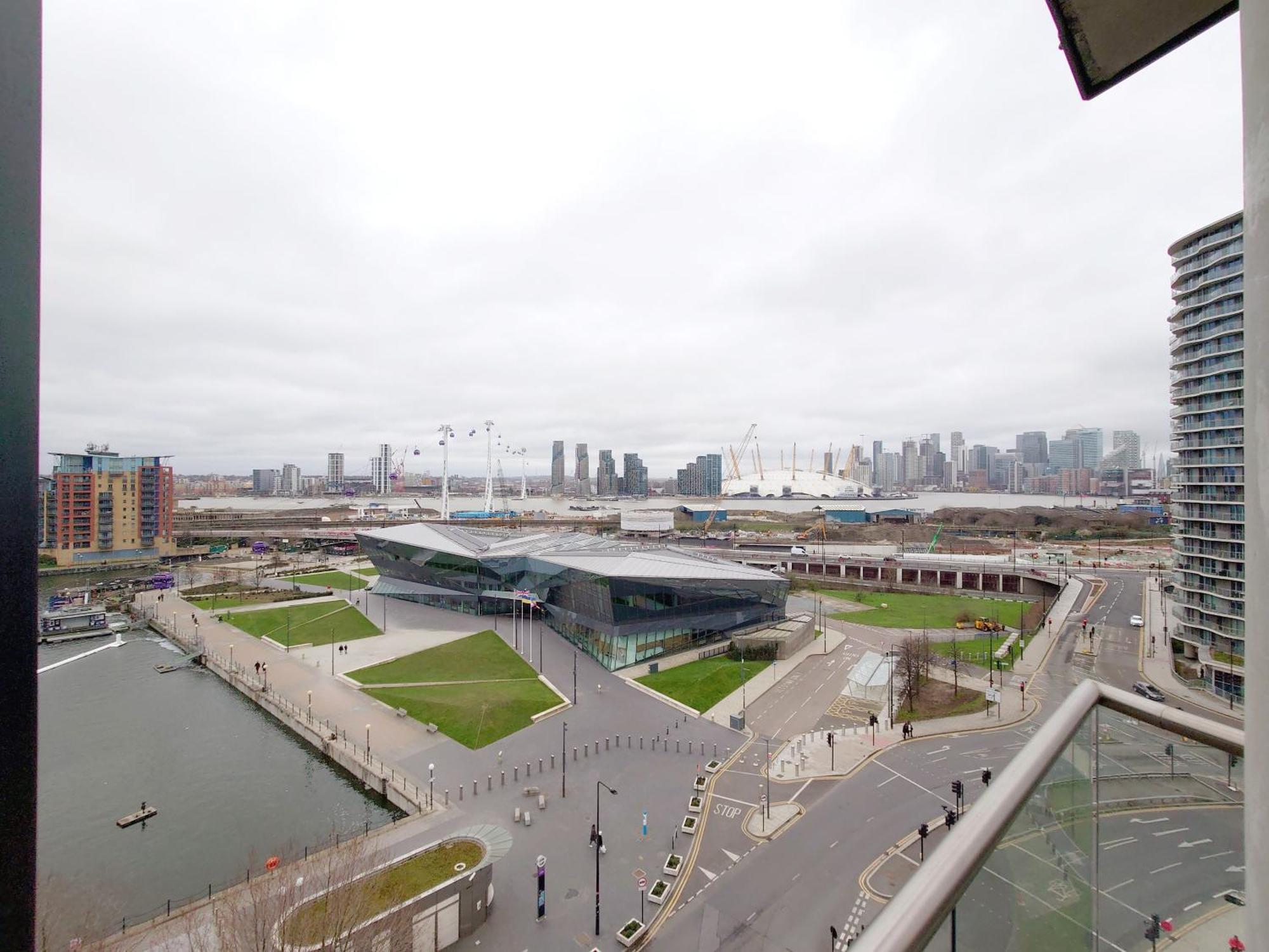 London Excel Stays - Three Bed Serviced Apartment Екстериор снимка